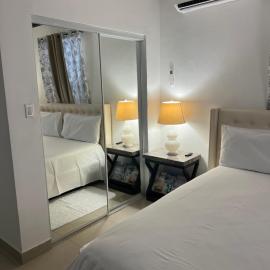 Steps Away from Adventure -2bedroom & 2 Bath, Hotel in Turtle Cove