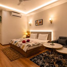 Apex Hub Studio Apartment Near Pari Chowk Alpha 2 Greater Noida, hotel a Greater Noida