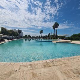 Beach House Lleshi, hotel in Tale