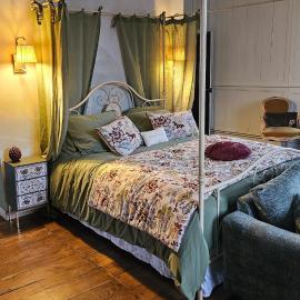 Chambre au château de la Noé Sèche, hotel in Quintin