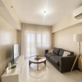 2BR & Balcony at Chelsea Parkplace Capital Town