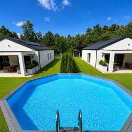 Large holiday home, swimming pool, sauna, jacuzzi, hotel in Odargowo
