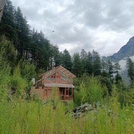 Cedar Forest BnB Villa, hotel i Kasol
