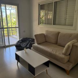 Hamsa Apartment, hotel in Menaẖemya