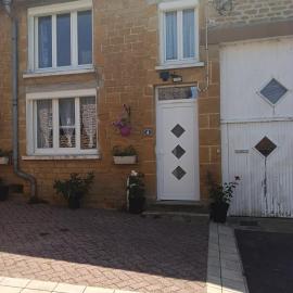 Gîte du piémont – hotel w mieście Mouzon