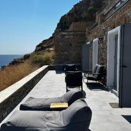 Salty Rock - Kythnos Suite