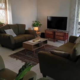 Unique Bungalow، فندق في بريدج تاون