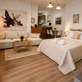Cloud9 Airport Suites, viešbutis mieste Koropíon