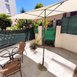 Maison de bourg avec terrasse, готель у місті Жерза