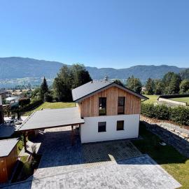 Landhaus Almrausch、ボーデンスドルフのホテル