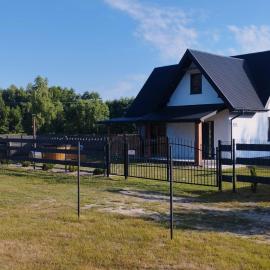 Całoroczny dom wypoczynkowy pod Lasem z prywatnym jaccuzii, hotel u gradu Wytyczno