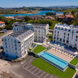 Gran Hotel Suances Suites, hotel i Suances