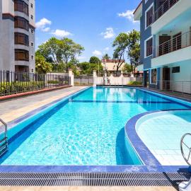 Shawmut Executive Suites With Heated Pool, GYM, Secure Parking, Full Power Backup, хотел в Накуру