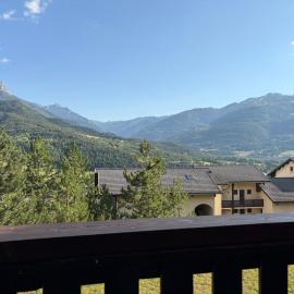 Appart 5 personnes, Barcelonnette, Lac serre-ponçon, vallée Ubaye, hotel in Barcelonnette