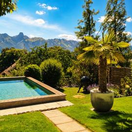 Well Zone Oase Thun-Private Pool-Garden-Sauna-Gym, hotel a Thun