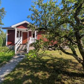 Midingsbråte Holiday cottage, hotelli kohteessa Tingsryd