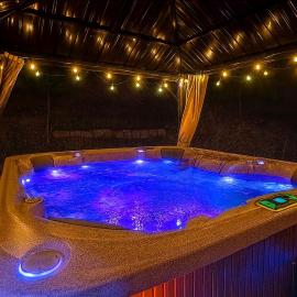 Shenandoah Paradice - 8 Person Hottub with Pergola, Free Platinum Pool Pass, Mountain View, EV Station, Family and Large Group Friendly, Walk to Ski