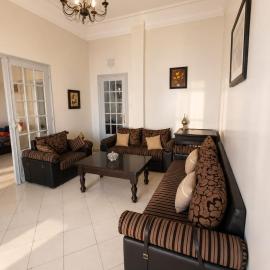 Cosy Art Deco Apart Welcome to James's