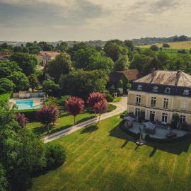 3 bedroom apartment in the grounds of a Chateau