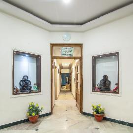 Hotel O Prayag Holidays, hotel u gradu 'Muthiganj'