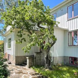 8 person holiday home in MÖRBYLÅNGA
