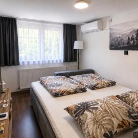 Romantic Mirka Apartment in Sremski Karlovci, hotel in Sremski Karlovci