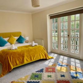 5bed Surrey home · Games Room · Near Thorpe Park - Pass the Keys