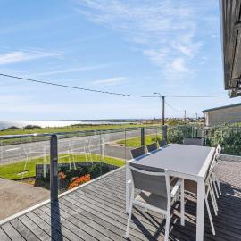 Sorrento - Aldinga Beach - C21 SouthCoast Holidays, hotel in Aldinga Beach
