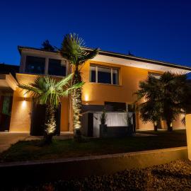 Residenza San Remy Hundefreundliche Ferienwohnung mit Whirlpool, hotell i Unterkulm