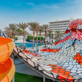 Radisson Blu Hotel & Resort, Al Ain – hotel w mieście Al-Ajn