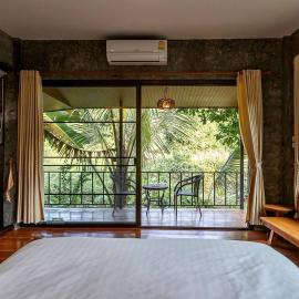 Lion Cafe Resort, hotel in Ban Huai Sieo