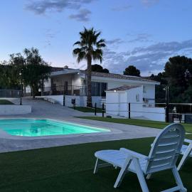 Villas de lujo - El Descanso Cazorla - Piscina, Barbacoa, Terraza y Parking incluido, hotel Pozo Alcónban