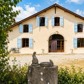 Beautiful Villa with Pool, Garden near Biarritz, hotell sihtkohas Auterrive