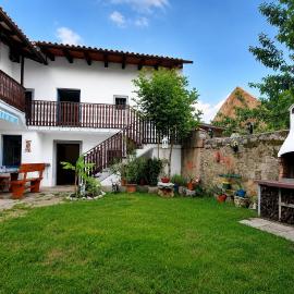 Apartma Aria&Karra, hotel Komenben