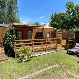 Mobil home 6 personnes climatisé camping 5 étoiles Biscarosse Lac, hotel i Biscarrosse