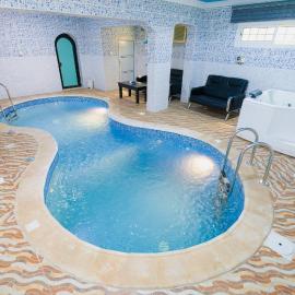 Downtown- Family Apartment 2-Bedroom with a Private Pool15-Minute Drive from Haramain Train