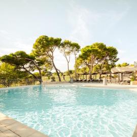 Appartement Terrasse avec Vue exceptionnelle Golf, hotel in Saumane-de-Vaucluse