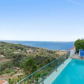 Inn Mountain Country House, ξενοδοχείο σε Caniço