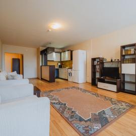 Comfort Family Apartment with Large Living Room