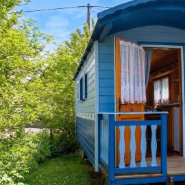 Charming Caravan Near Hamois with Garden