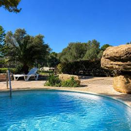 Casa con vistas, piscina y animales de granja, LA CASETA, hotel in Móra d'Ebre