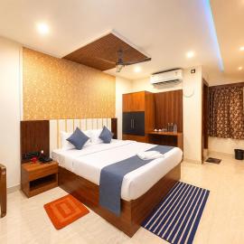 Hotel Shri Sudama Puri Near Sea Beach With Restaurant-Swimming Pool-Banquet-Lift Facility Fully Air Conditioning Room