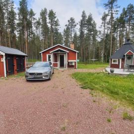 Gemütliches Ferienhaus mit Grillkota und Sauna, ξενοδοχείο σε Sörsjön