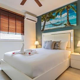 Affordable family apartment only 350 yards from Eagle Beach