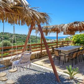 Fisi & Wellness Exclusive Villa with Spa Vibes, hotell sihtkohas Stavromenos