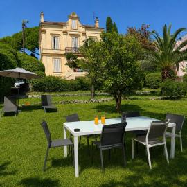 Oasis Secrète à Cannes - Prestigieuse Villa Historique Jardin Ombragé Centre et Plages à Pied