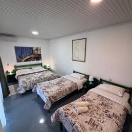 Robinson Hotel, hotel a Zatoka
