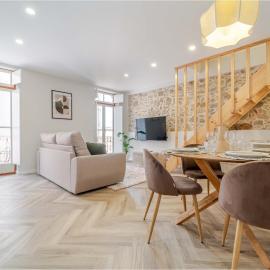 Premium City Center Essence Apartment's - Walk Everywhere, hotel in Coimbra