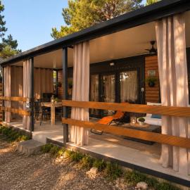 Mobilehome Lana, hotel in Privlaka