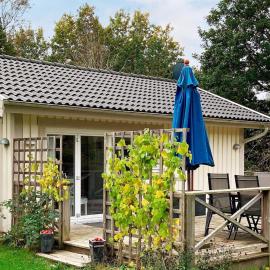 5 person holiday home in KÅLLEKÄRR-By Traum, hotel a Apelgården